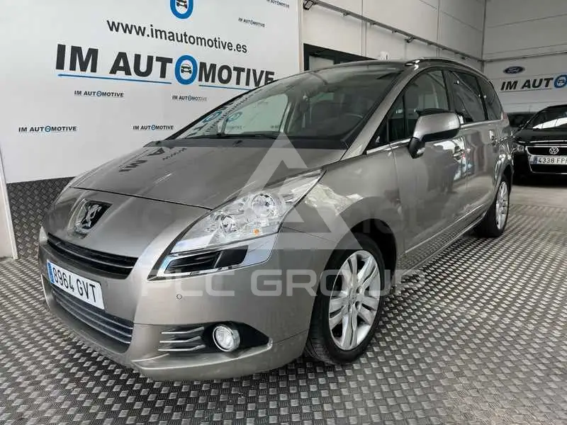 2010 Peugeot 5008
