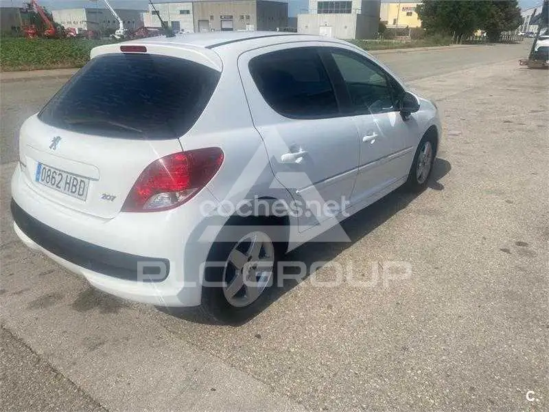 2010 Peugeot 207