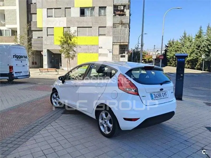 2010 Ford FIESTA