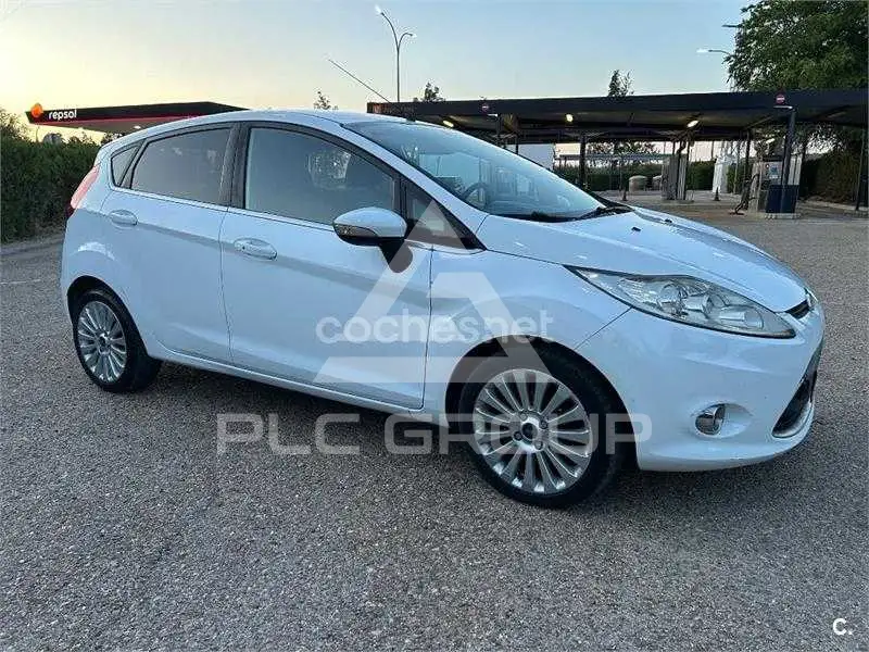 2010 Ford FIESTA
