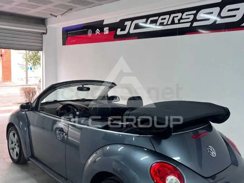 2010 Volkswagen BEETLE