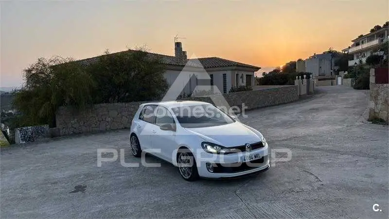 2010 Volkswagen GOLF