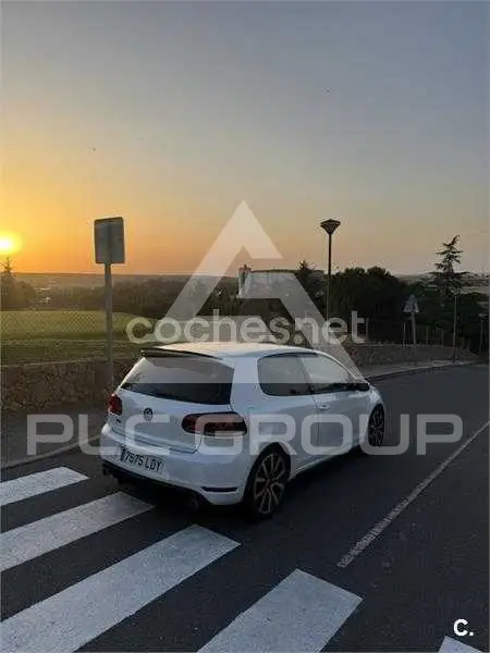 2010 Volkswagen GOLF
