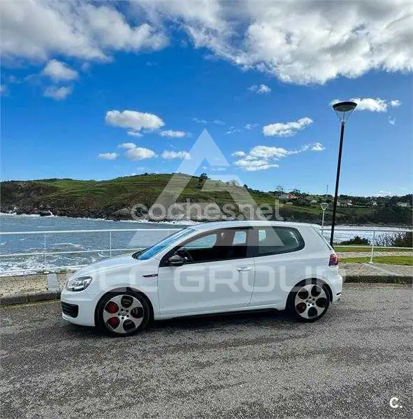 2010 Volkswagen GOLF