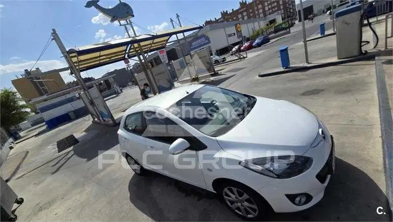 2011 Mazda 2 (Demio)