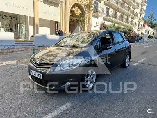 2011 Toyota AURIS