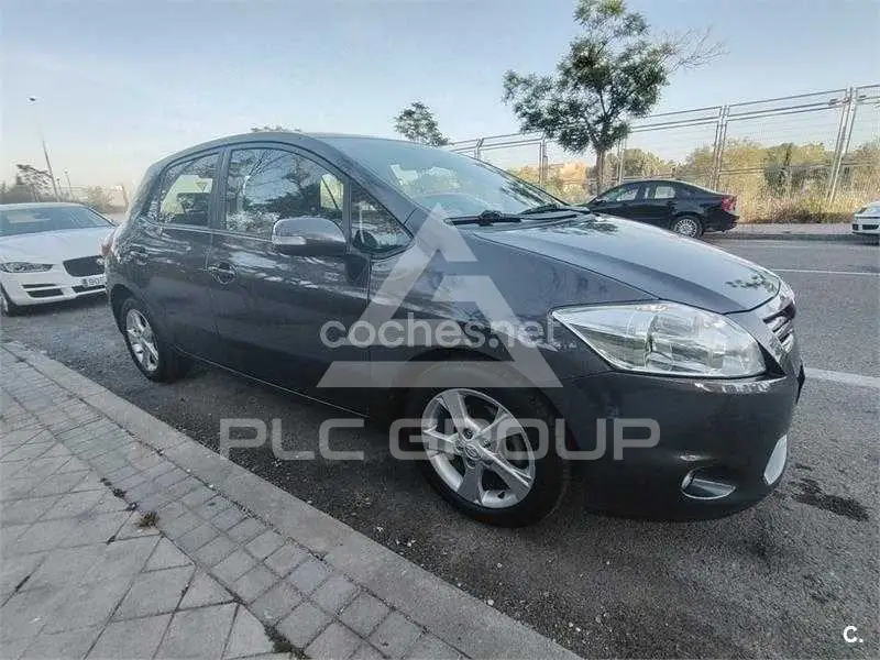 2011 Toyota AURIS