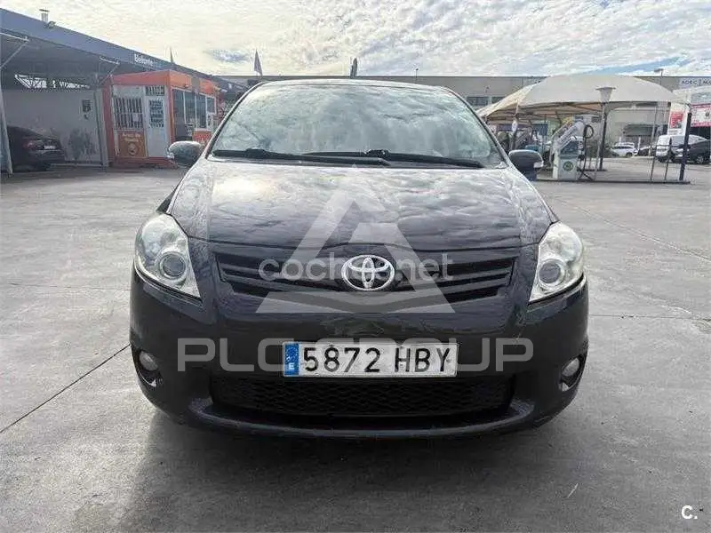 2011 Toyota AURIS