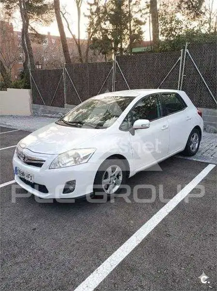 2011 Toyota AURIS