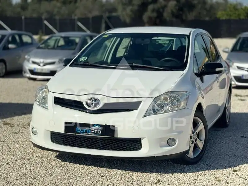 2011 Toyota AURIS