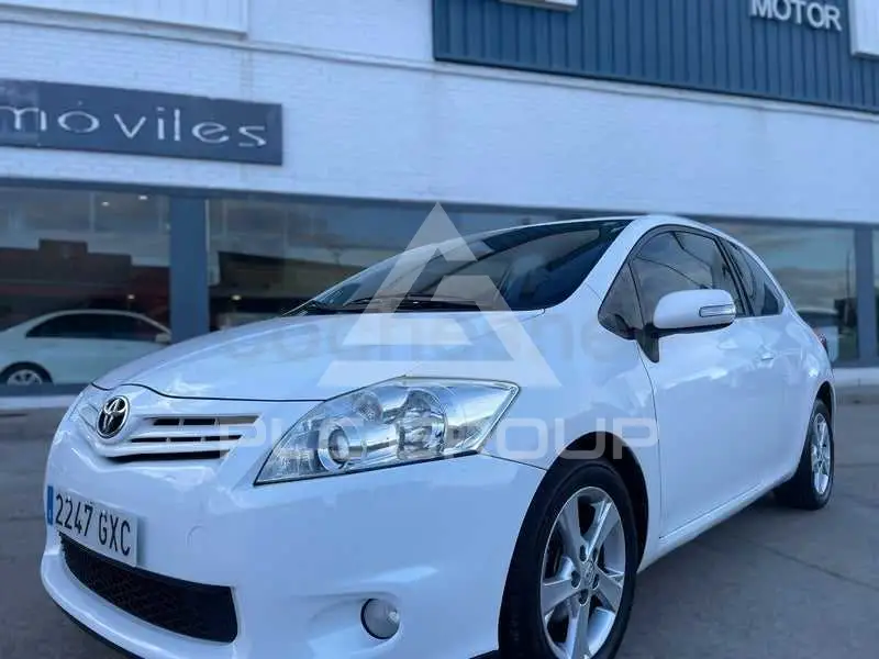 2011 Toyota AURIS