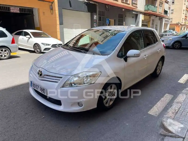 2011 Toyota AURIS