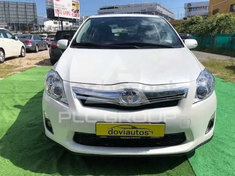 2011 Toyota AURIS