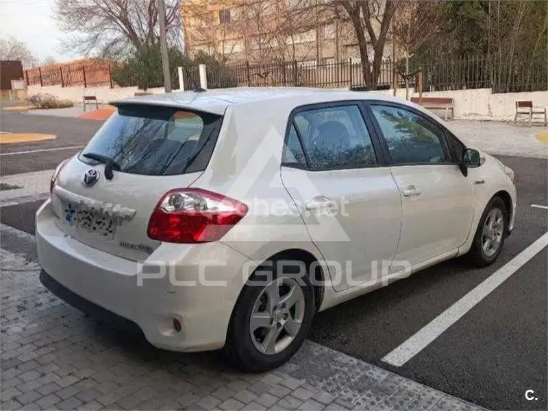 2011 Toyota AURIS