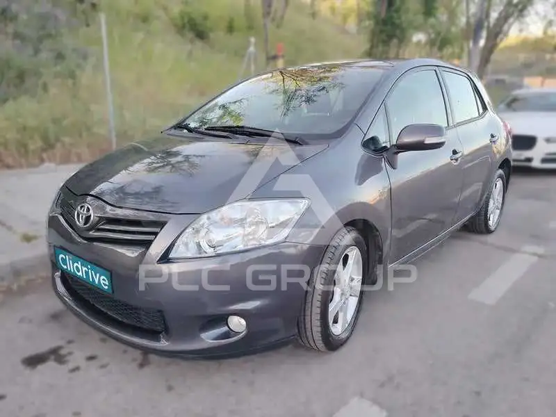 2011 Toyota AURIS