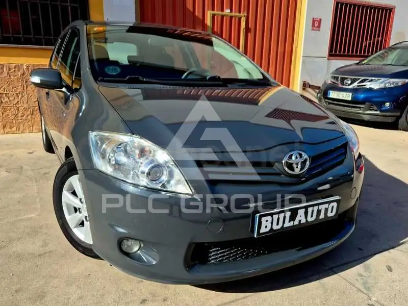 2011 Toyota AURIS