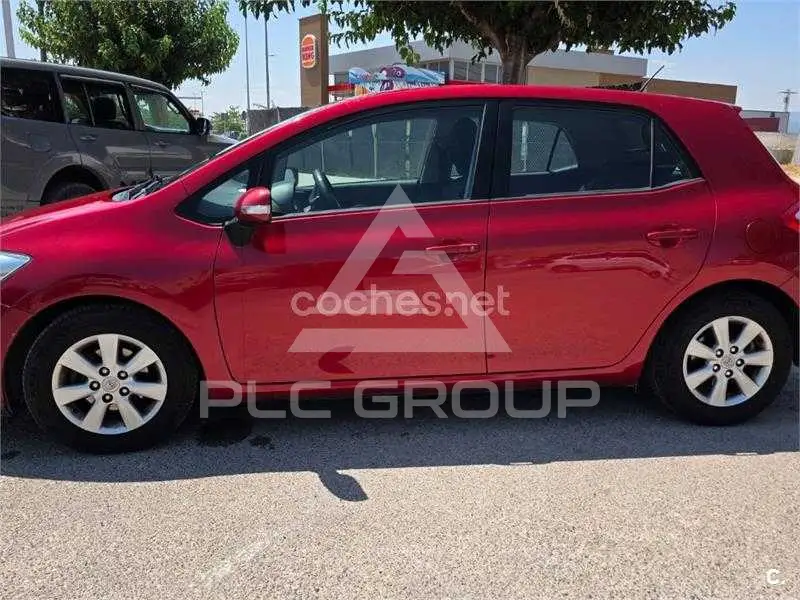 2011 Toyota AURIS