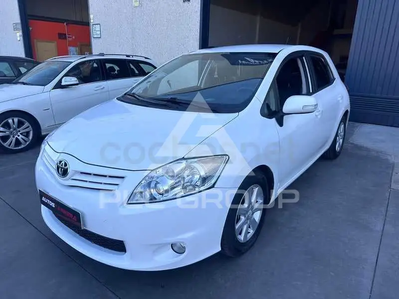 2011 Toyota AURIS