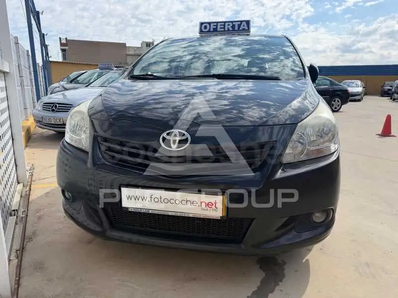 2011 Toyota VERSO