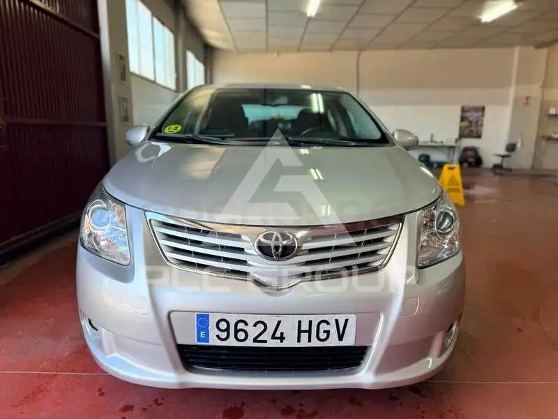 2011 Toyota Avensis