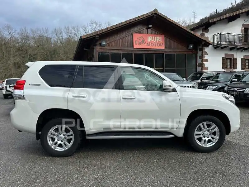 2011 Toyota LAND CRUISER