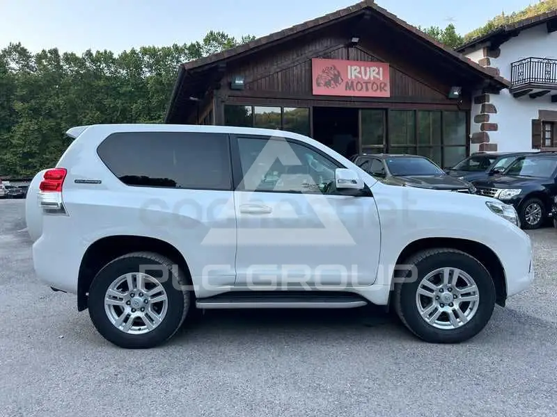 2011 Toyota LAND CRUISER