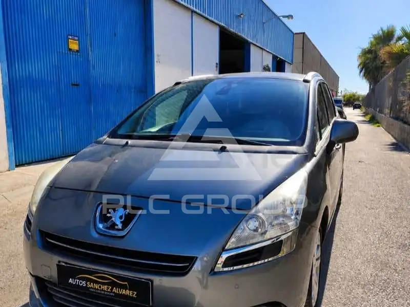 2011 Peugeot 5008