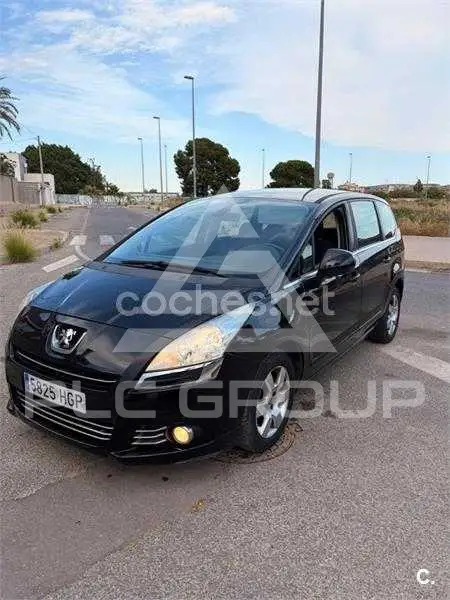 2011 Peugeot 5008