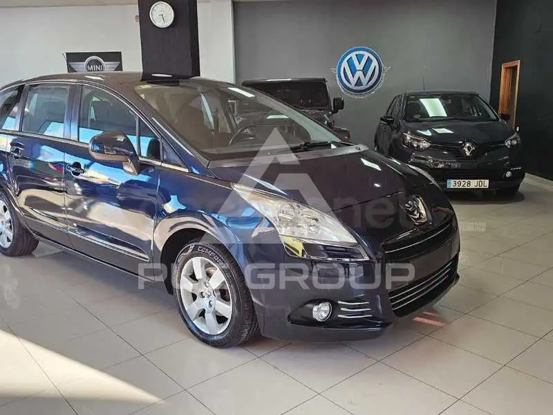 2011 Peugeot 5008