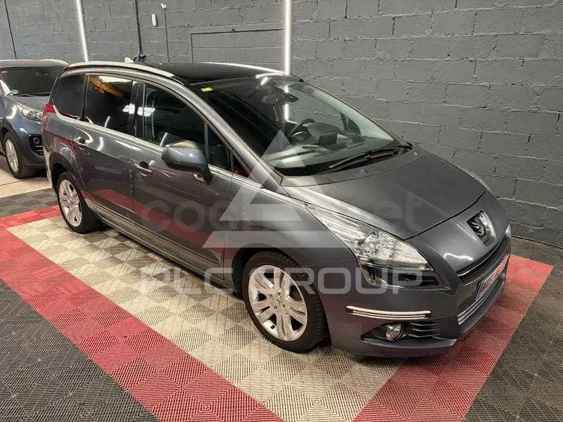 2011 Peugeot 5008