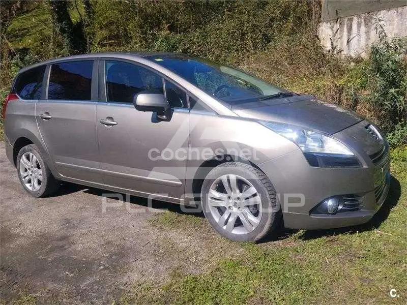 2011 Peugeot 5008