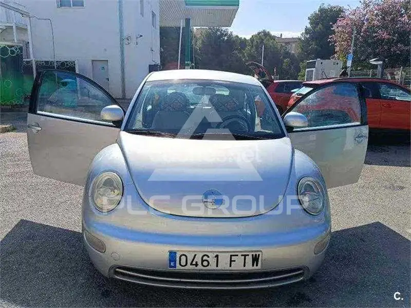 2011 Volkswagen BEETLE