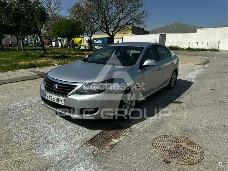 2011 Renault Latitude
