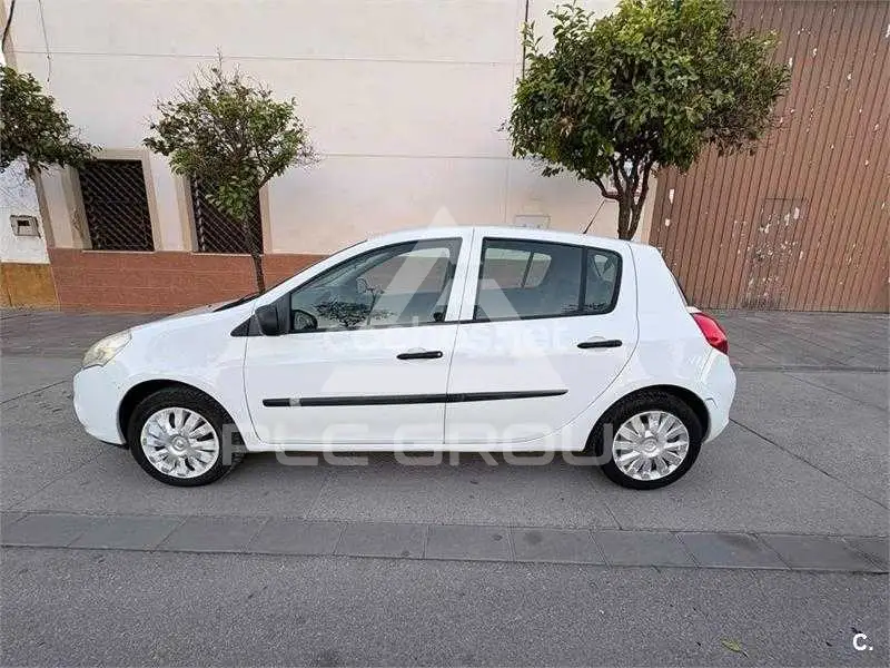 2011 Renault Clio