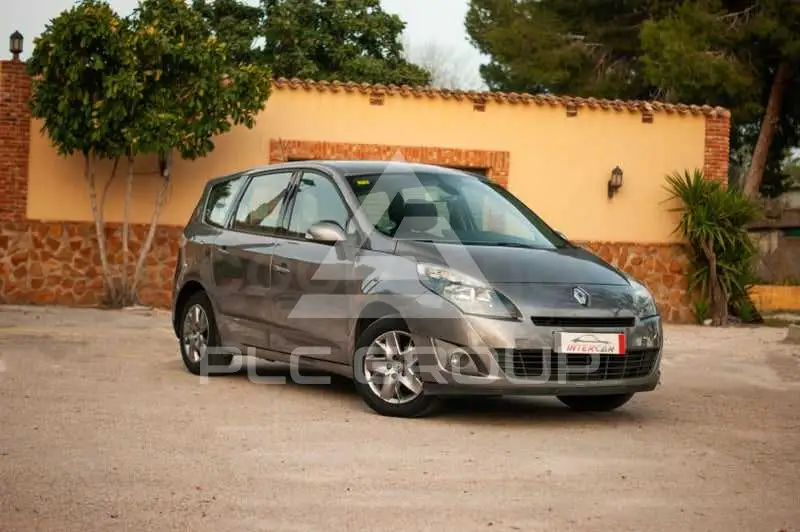 2011 Renault Grand Scenic