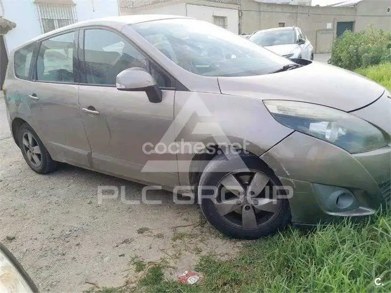 2011 Renault Grand Scenic
