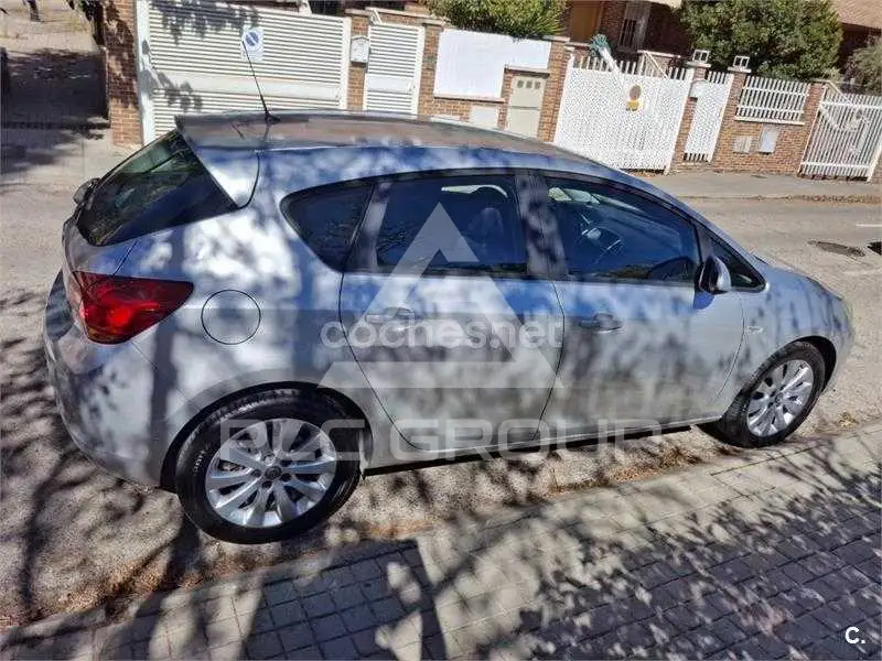 2011 Opel Astra