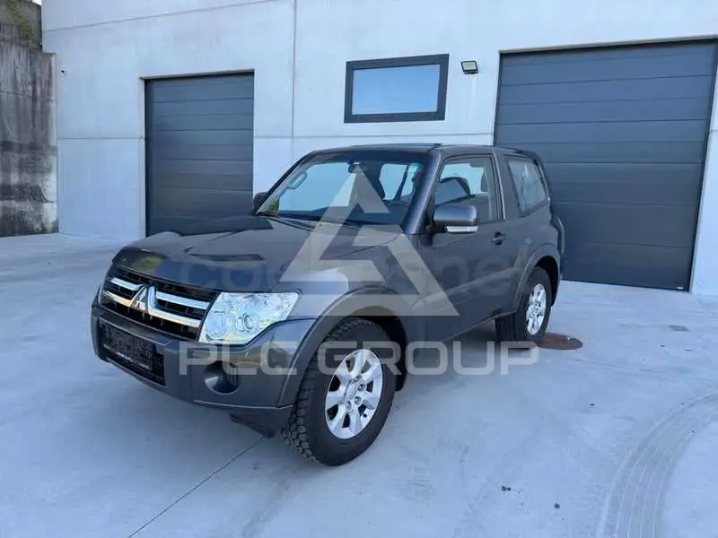 2012 Mitsubishi MONTERO