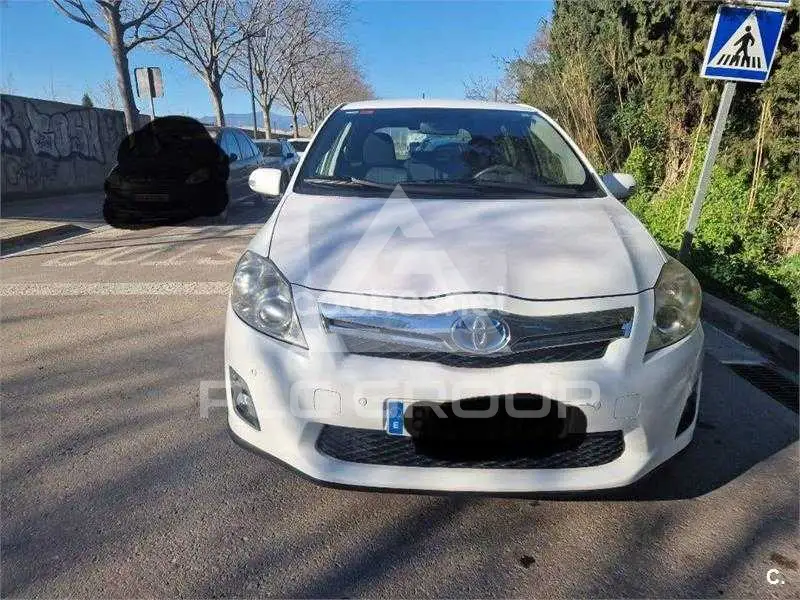 2012 Toyota AURIS