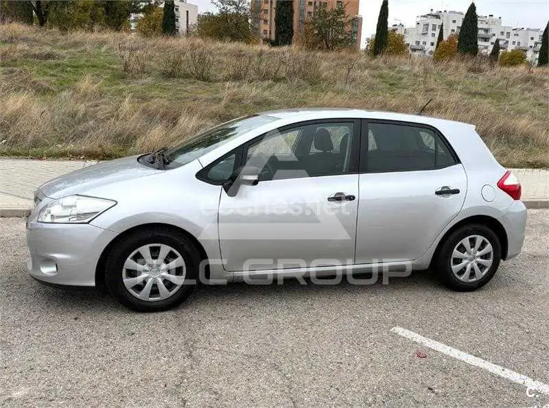 2012 Toyota AURIS