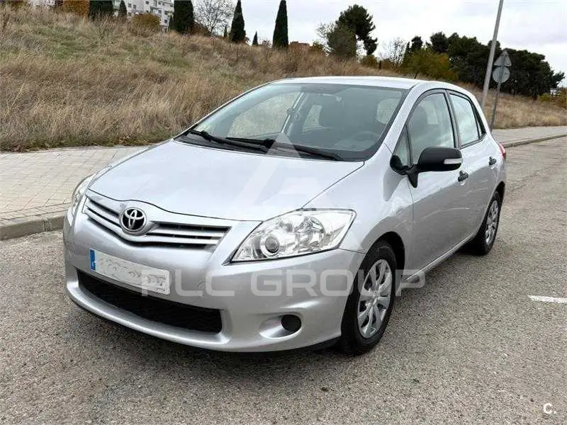 2012 Toyota AURIS