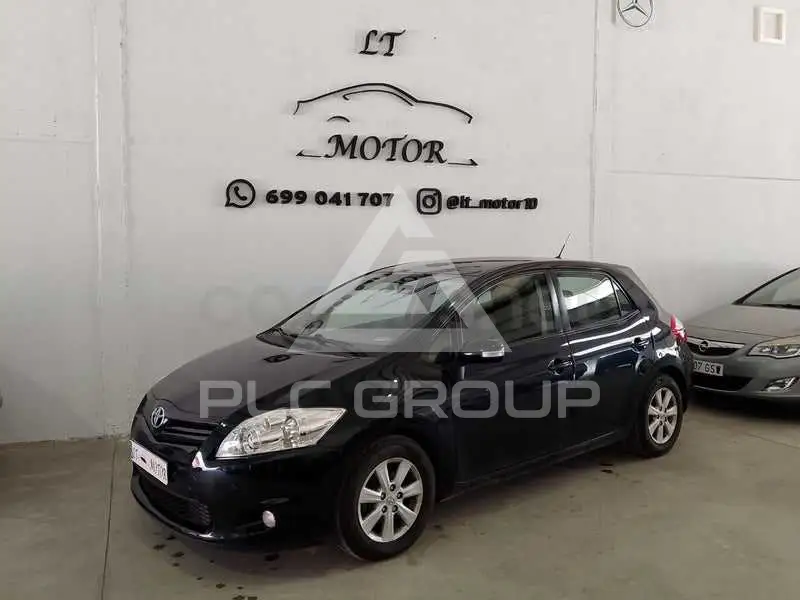 2012 Toyota AURIS
