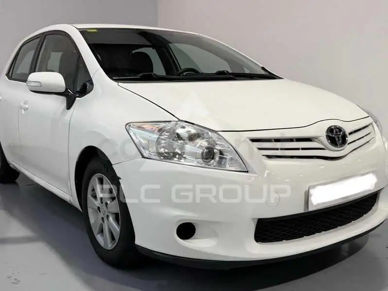 2012 Toyota AURIS