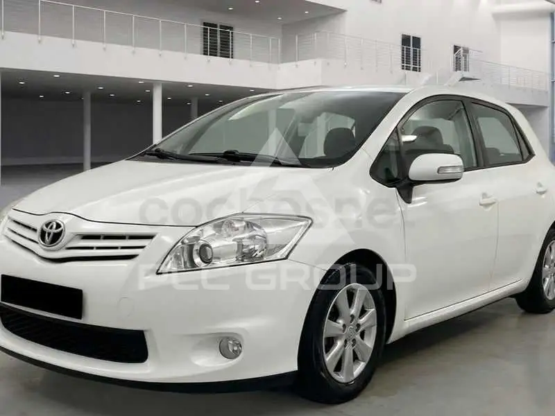 2012 Toyota AURIS