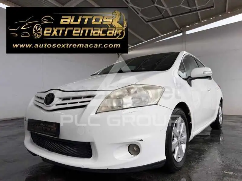 2012 Toyota AURIS