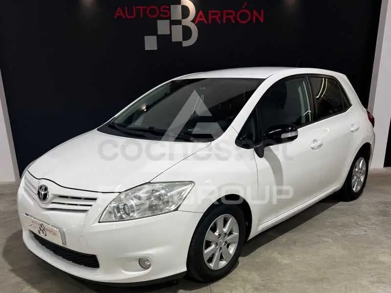 2012 Toyota AURIS