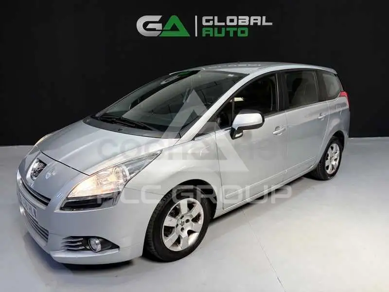 2012 Peugeot 5008