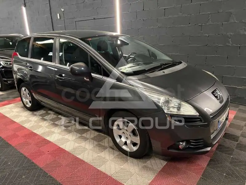 2012 Peugeot 5008