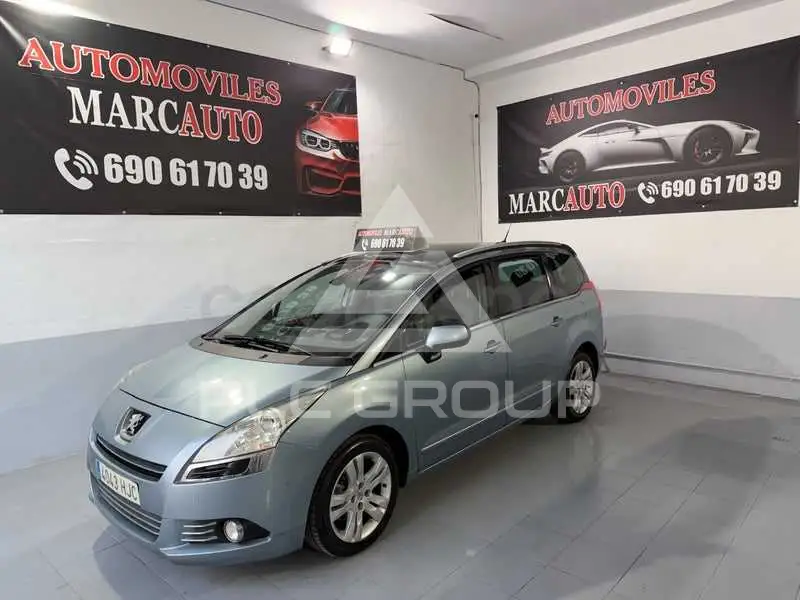 2012 Peugeot 5008
