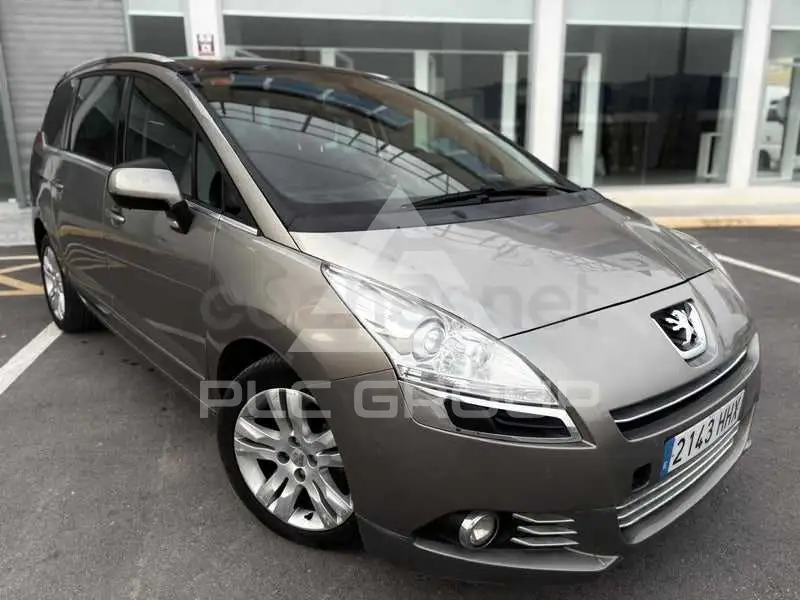 2012 Peugeot 5008